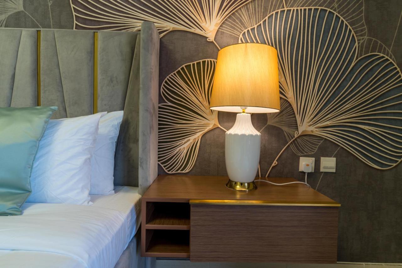Simply Comfort In Sarai Palm Jumeirah Dubai Exterior photo